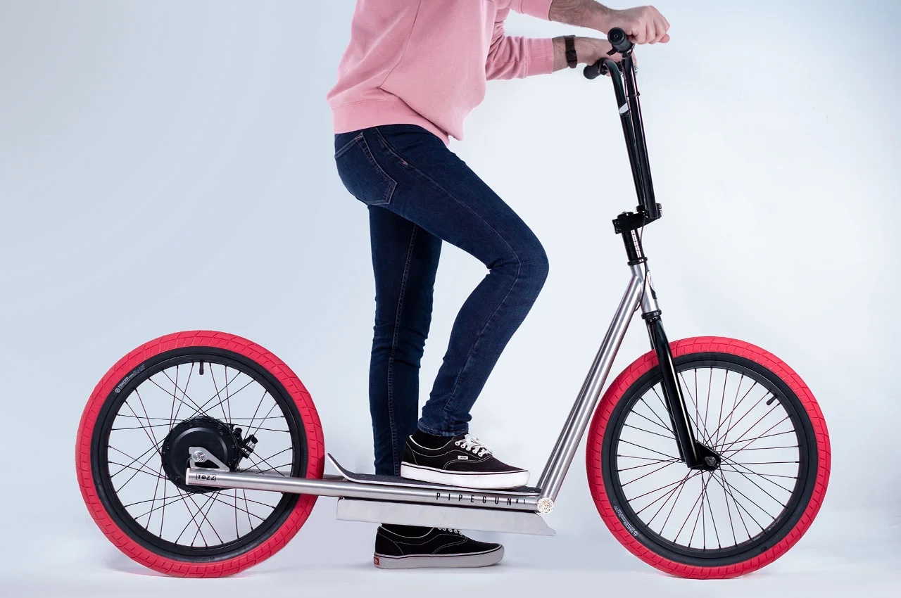 为年轻人设计的电动蹬腿自行车，结合了时尚、舒适和实用性(图1)
